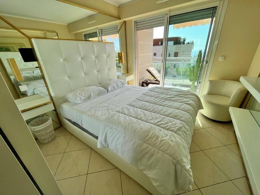 Les Jardins De Monaco Vue Mer Et Piscine Apartman Saint-Antoine  Kültér fotó